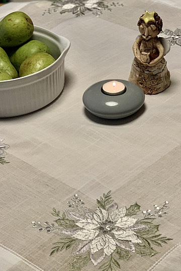 Bestickte Weihnachtstischdecken und Schals Silver Star