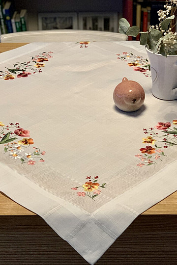 Bestickte Tischdecke und Schal GARTENBLUMEN