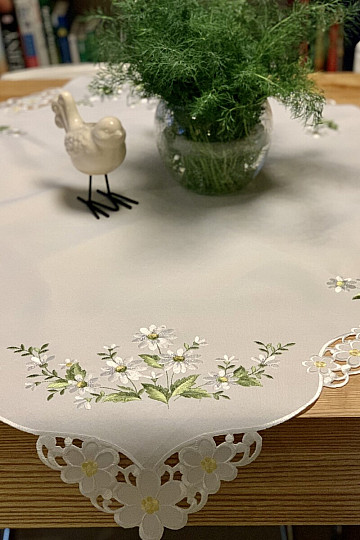 DAISY bestickte Tischdecke und Schal