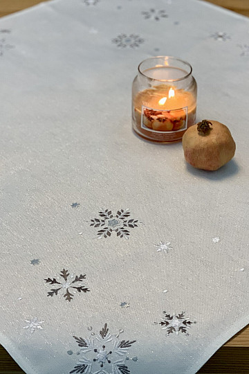 Bestickte Weihnachtstischdecke und Schal in GRAU-WEISS-FLAKE