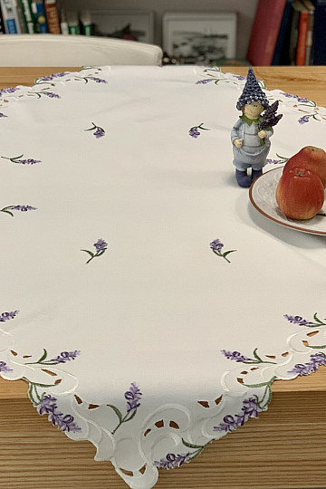 Bestickte Tischdecke LAVENDEL