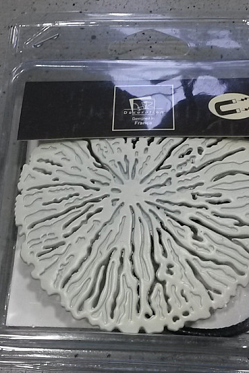 Raffhalter mit Magnetverschluss CORALLY creme