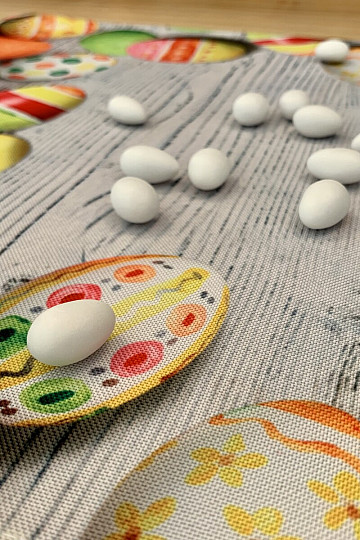 Weihnachtstischdecken und Tischläufer Bunte Ostereier