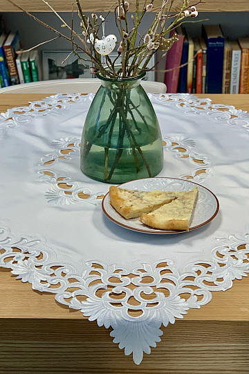 Bestickte Tischdecke Spitze
