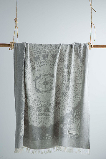 Luxus-Plaid ROSIERS hell grau