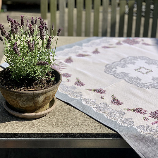 Gobelin-Tischdecke und Schal LAVENDER LACE