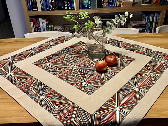 Gobelin-Tischdecke und Schal TRIANGEL