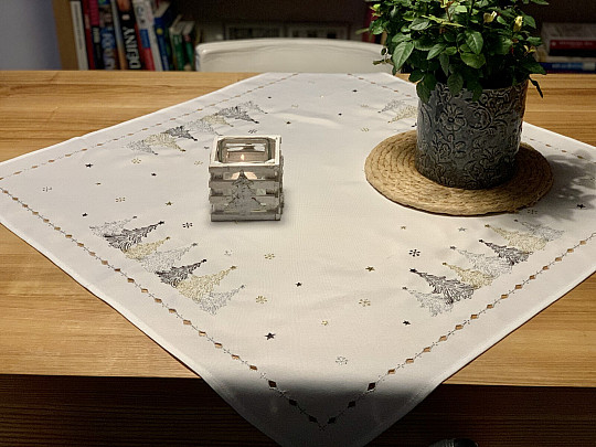 Bestickte Weihnachtstischdecke und Schals WEISSE GOLDBÄUME