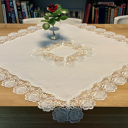 Weiße Rosen-Spitzen-Tischdecke