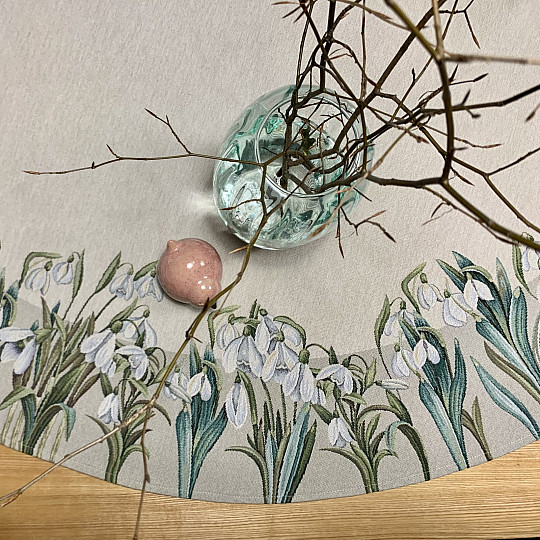 Runde Tischdecke aus Wandteppich mit Schneeflockenmotiv