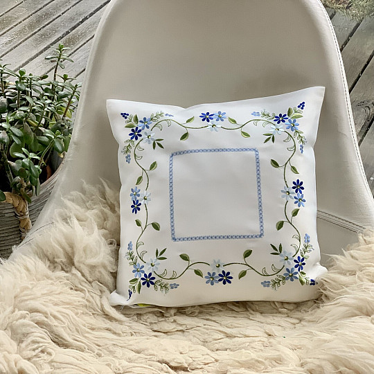 Bestickter dekorativer Bezug VERGESSENE BLUME