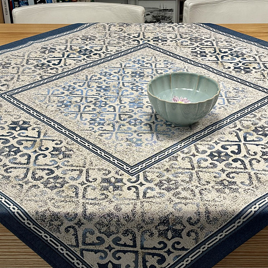 Wandteppich-Tischdecke und Schal BLAUER ORNAMENT
