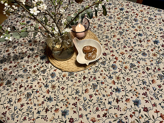 Gobelin-Tischdecke mit Blumen JURKOVIC – KLEINE BLUMEN