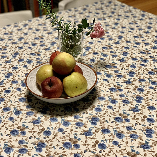 LAURA Tischdecke - kleine blaue Blumen