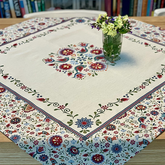 Gobelin-Tischdecke und Schal JURKOVIC 1