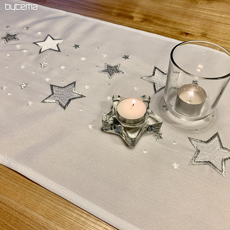 Bestickte Weihnachtstischdecke weiß mit silbernen Schneeflocken