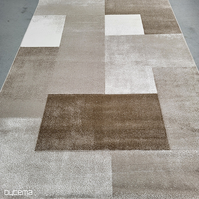 QUADRATISCHER Teppich