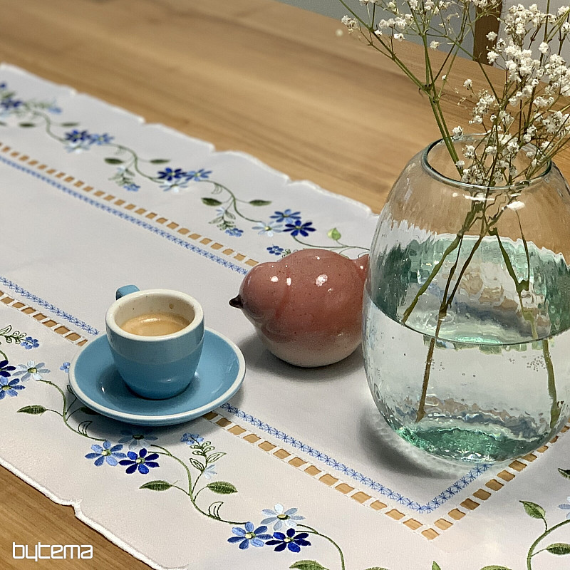 Bestickte Tischdecke und Schal VERGESSENE BLUMEN