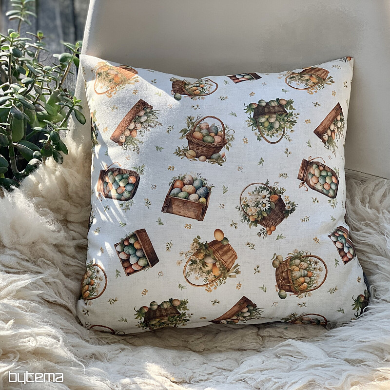 Dekorativer Kissenbezug mit bunten Eiern