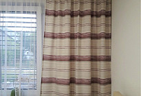 Dekorativer Vorhang und Vorhang Gerster im Schlafzimmer
