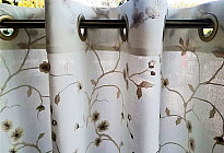 Elegante Vorhänge aus besticktem ASHVILLE-Stoff