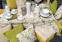 Baumwollstoffe mit Frühlings- und Sommermotiven