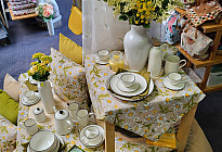 Baumwollstoffe mit Frühlings- und Sommermotiven