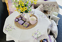 Baumwollstoffe mit Frühlings- und Sommermotiven