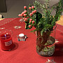 Bestickte Weihnachtstischdecke dunkelrot 1