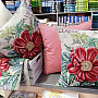 Gobelin-Kissenbezug Blumenstrauß - rote Postkarte