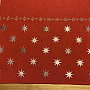 Rot bestickte Weihnachtstischdecke mit Sternen