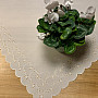 Bestickte Tischdecke und ovale BESTICKTE BLUMEN weiß