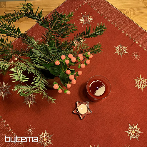 Bestickte Weihnachtstischdecke dunkelrot 1