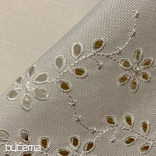 Bestickte Tischdecke und ovale BESTICKTE BLUMEN weiß