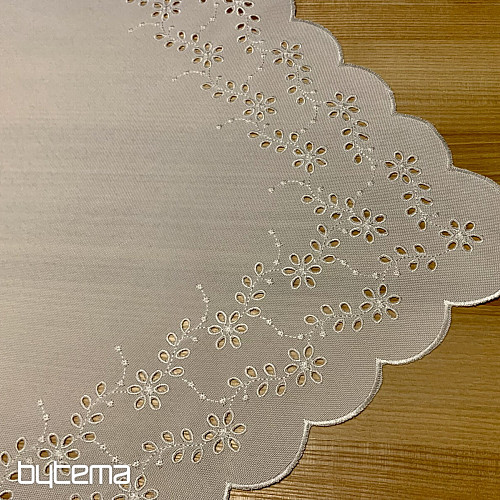 Bestickte Tischdecke und ovale BESTICKTE BLUMEN weiß
