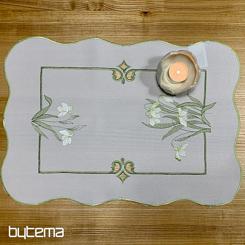 Bestickte Tischdecke und Schal SCHNEEWITTCHEN