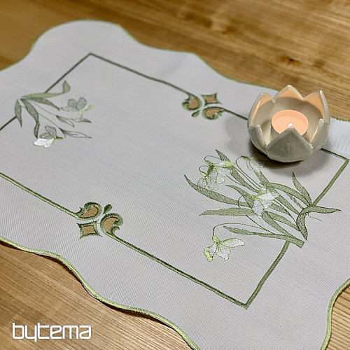 Bestickte Tischdecke und Schal SCHNEEWITTCHEN
