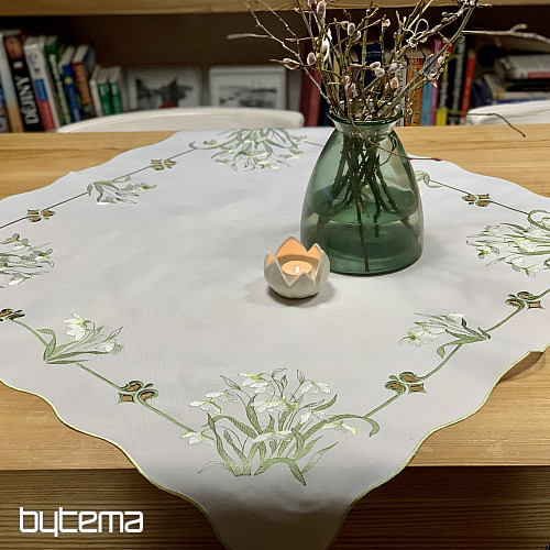 Bestickte Tischdecke und Schal SCHNEEWITTCHEN
