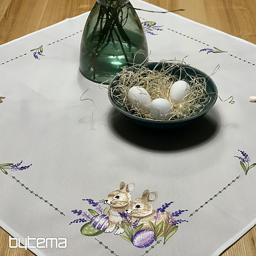 Bestickte Tischdecke OSTERHASE mit Lavendel