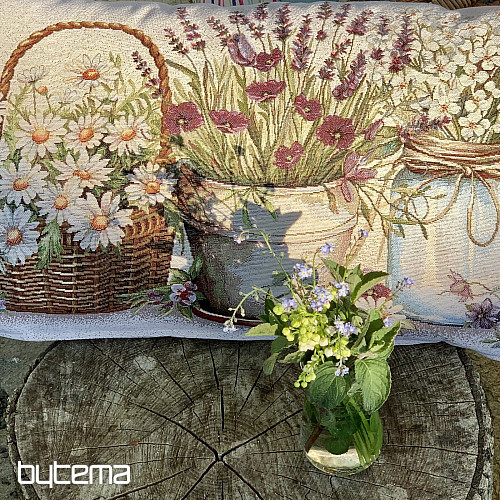 Gobelin-Kissen BEAUTY IN THE CART