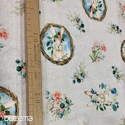 Dekorativer Stoff Osterhase mit Rose