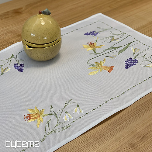 Bestickte Tischdecke und Schal NARCISSIS UND SCHNEEDOCHTOCHTER