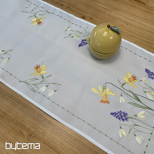 Bestickte Tischdecke und Schal NARCISSIS UND SCHNEEDOCHTOCHTER