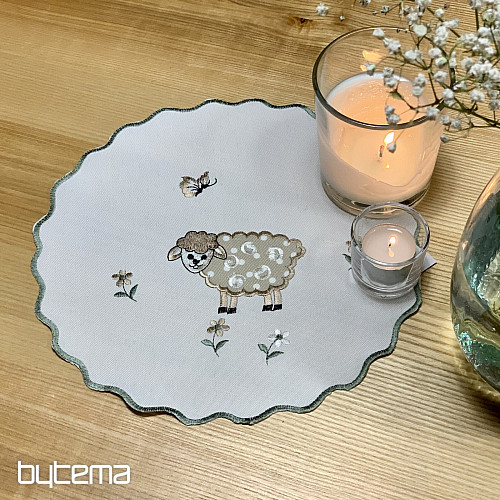 Bestickte Tischdecke und Schal OSTERNLÄMMER