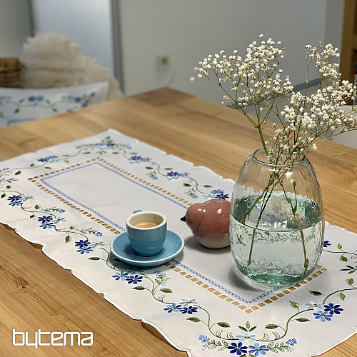 Bestickte Tischdecke und Schal VERGESSENE BLUMEN