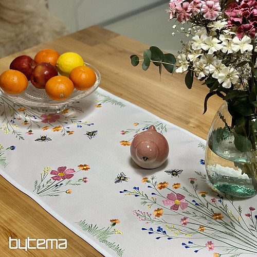 Bestickte Tischdecke und Schal Wiese und Bienen