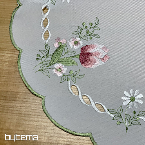 Bestickte Tischdecke und Schal, Tulpenstrauß