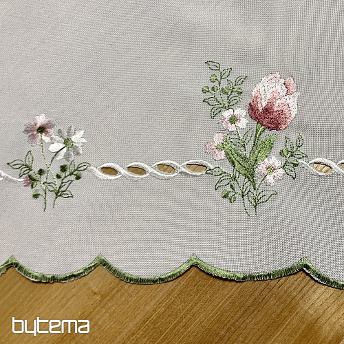 Bestickte Tischdecke und Schal, Tulpenstrauß