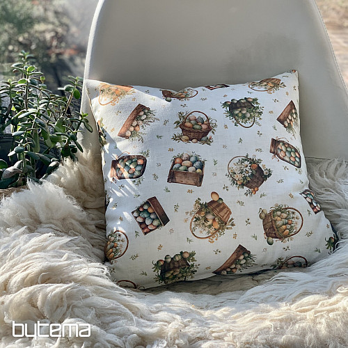 Dekorativer Kissenbezug mit bunten Eiern