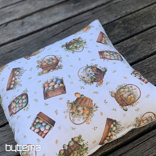 Dekorativer Kissenbezug mit bunten Eiern